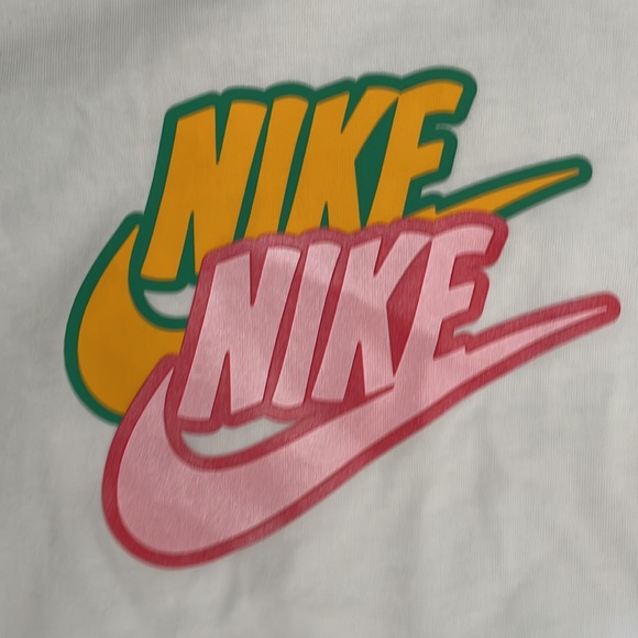 NWOT Nike tee - Picture 2 of 2